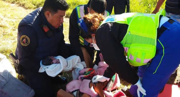 ﻿Una mujer que dio a luz en los canales de Xochimilco