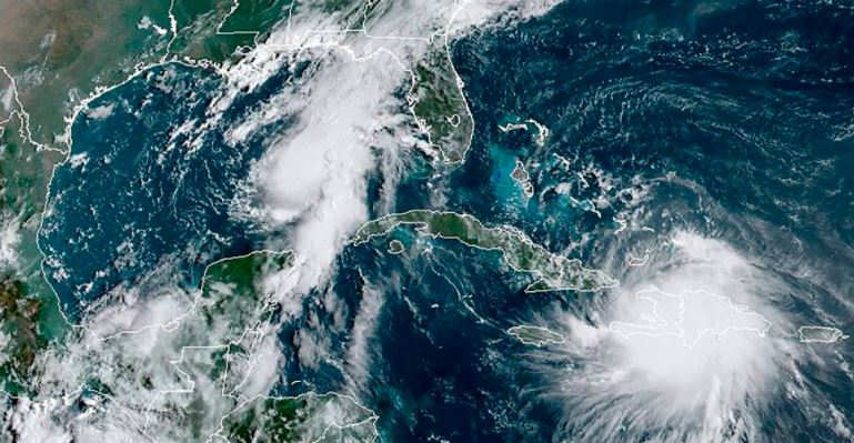 "Marco" se convierte en huracán en el Golfo de México