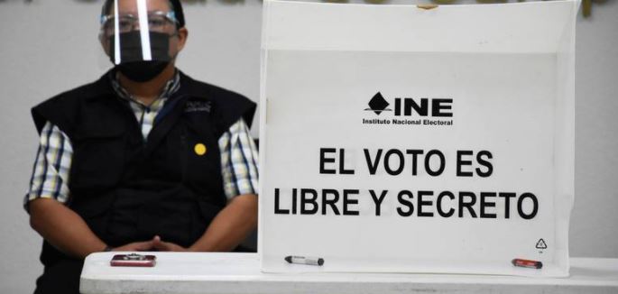 Layda Sansores y Elíseo Fernández están empatados en elección en Campeche