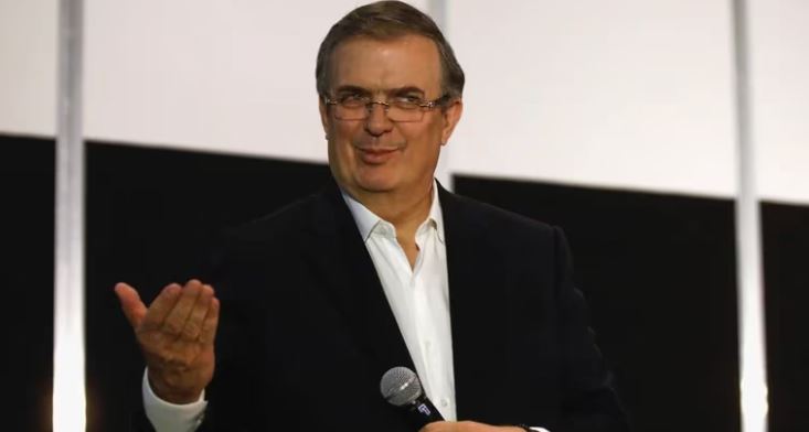 Ebrard dice que el 3 de noviembre definirá su futuro político