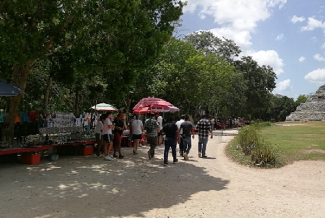Solución pacífica buscan Cultur y el INAH con ambulantes de Chichén Itzá