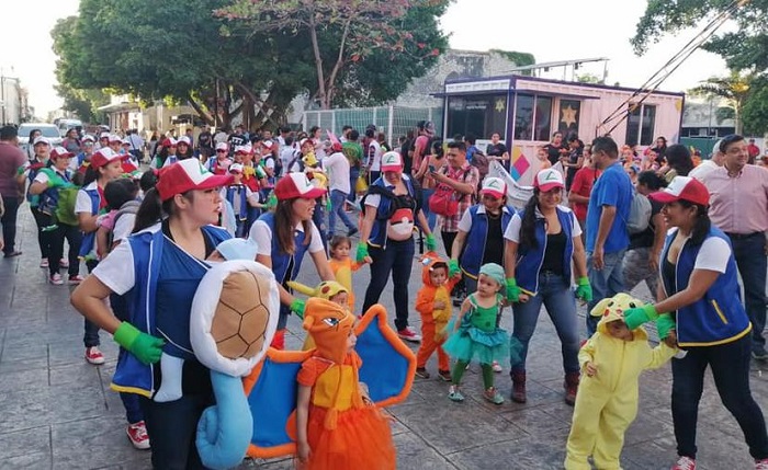 Mamás se disfrazan de Pokemón en Carnaval de Mérida y causan sensación