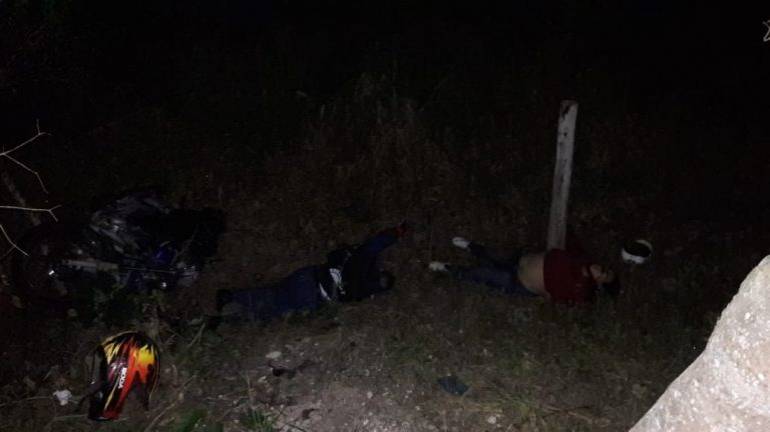 Muere pareja de motociclistas al caer en una hondonada en Tizimín