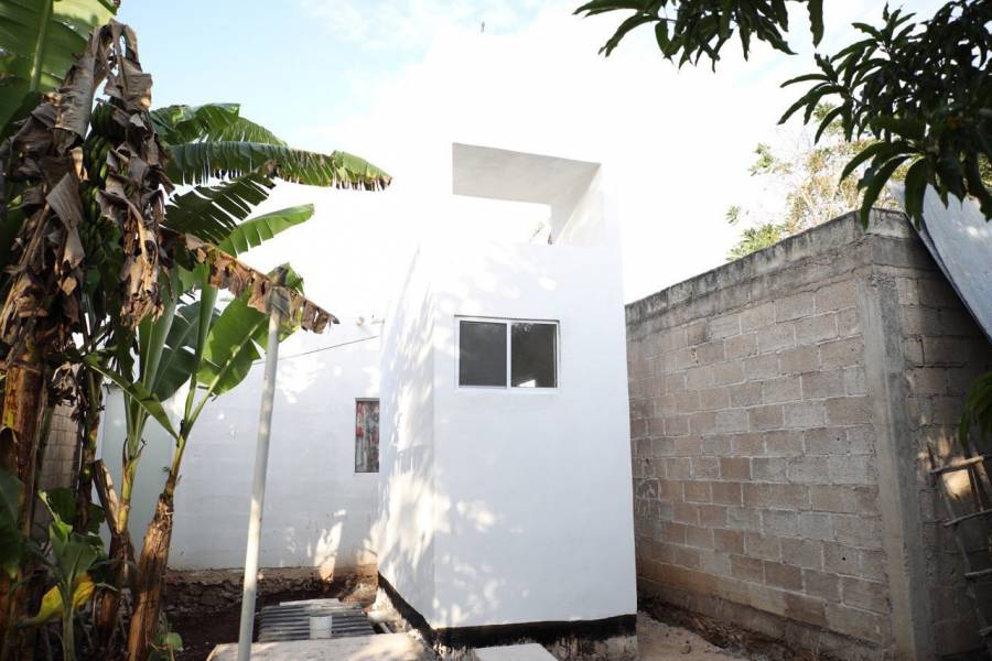 Entregan las primeras acciones de vivienda de las 17,000 que realizan en Yucatán