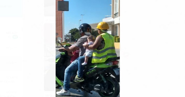 Mérida: Por eso ocurren las desgracias: 4 en una moto; 2 pequeñitos sin casco