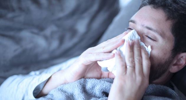 ¿Tienes síntomas de gripe o catarro? Da por sentado que es COVID, dicen en CDMX