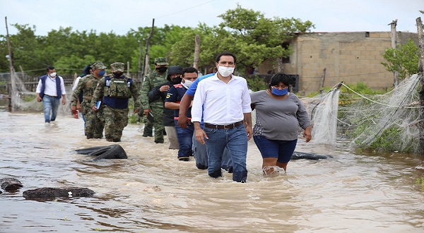 Mauricio Vila supervisó operativo de evacuación en Celestún ante efectos de “Cristóbal”