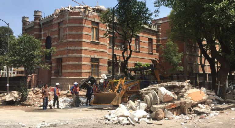 Planean entregar casas a familias afectadas por sismos en México