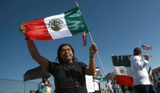 Bloquean puente fronterizo México-EU en protesta por Reforma Judicial