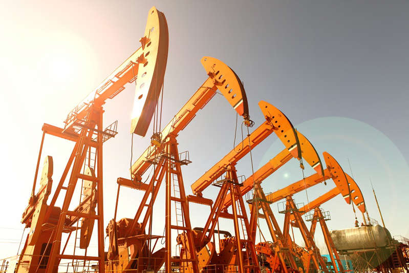 Petróleo continúa su escalada impulsado por embargo energético de EE.UU. a Rusia