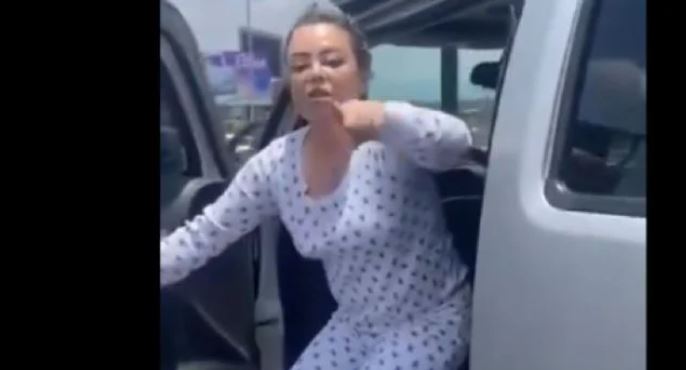 (VÍDEO) #LadyCollado se queda sin gasolina cuando intentaba huir tras chocar }