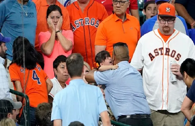 Niña que recibió pelotazo en partido de Astros de Houston sufrió fractura de cráneo