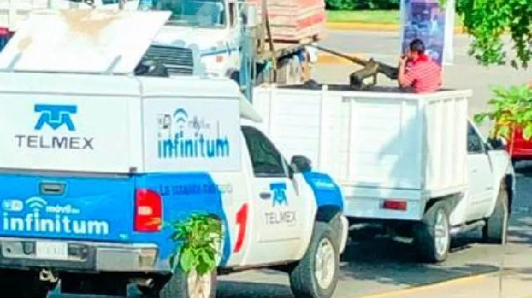 Camioneta de Infinitum que aparece en balacera es clonada: Telmex