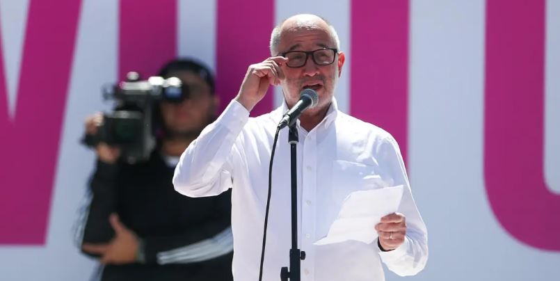 AMLO llama “protector de corruptos” al ministro en retiro José Ramón Cossío