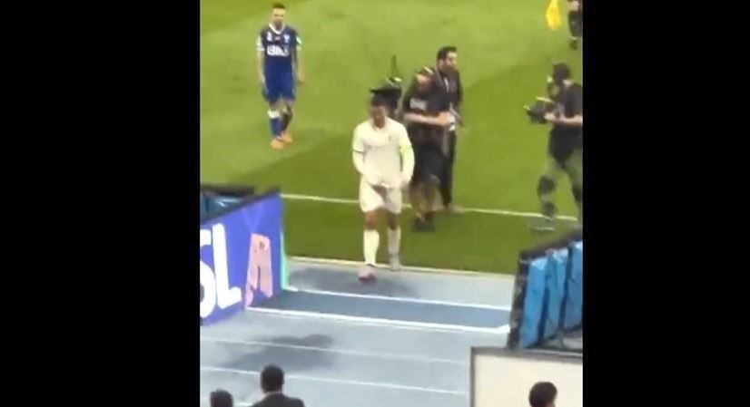 (VÍDEO) ¿Deportarán de Arabia a CR7 por agarrarse los genitales?