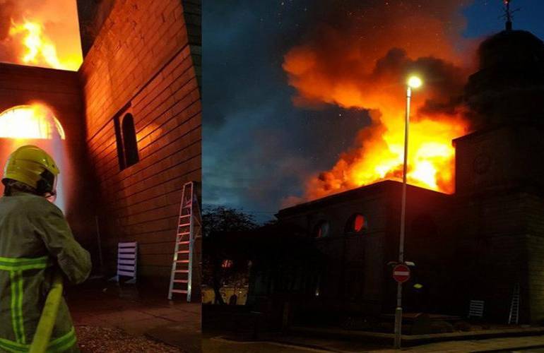 Circula en redes imágenes de terrible incendio en antigua iglesia