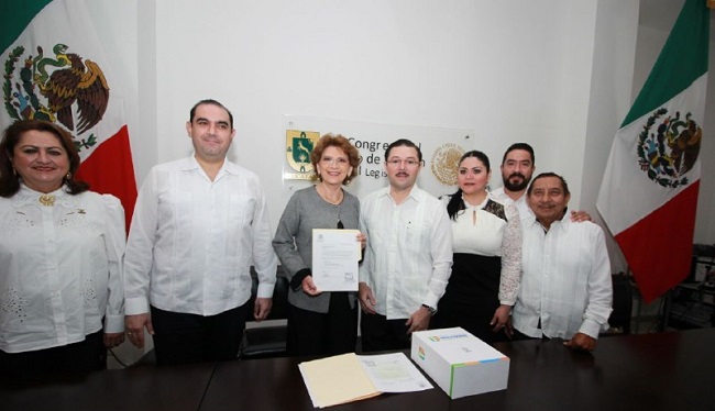 Yucatán: Secretaria de Gobierno entrega 1er. Informe de Vila al Congreso