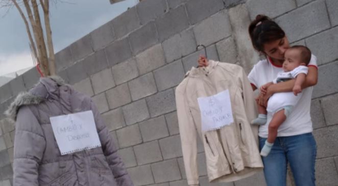 Nuevo León: Mamá que intercambia su ropa por pañales finalmente recibe ayuda