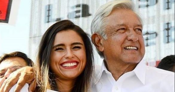 Hablando de corrupción: Ex escolta de AMLO llega al SAT con amigos y familiares