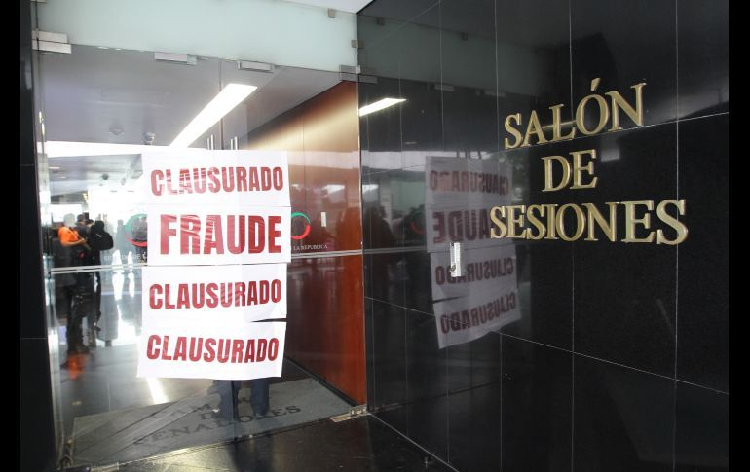 Panistas "clausuran" Senado por elección de morenista en la CNDH