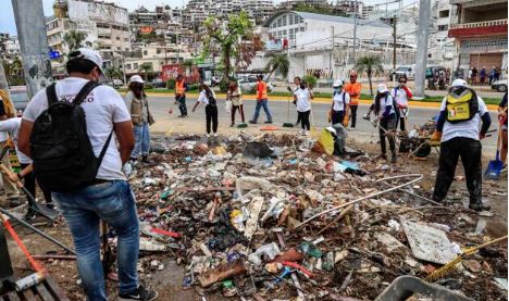 Acapulco sigue devastado un mes después del huracán