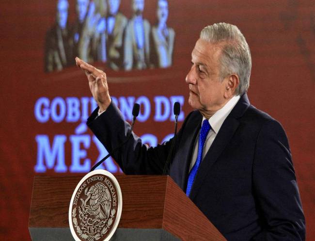 Descarta AMLO alza en precios de gasolinas