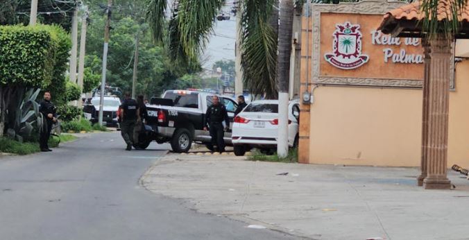 Joven es asesinado dentro de su auto tras persecución en Tlaquepaque