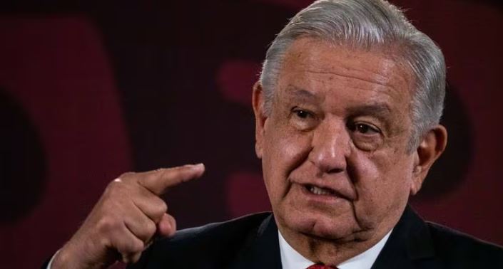 AMLO asegura que no manipula a Sheinbaum; y al defenderla sigue en campaña