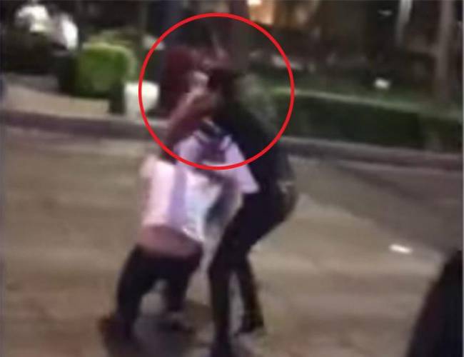 (VIDEO) Golpean a mujer en la Zona Rosa y ¡nadie le ayuda!