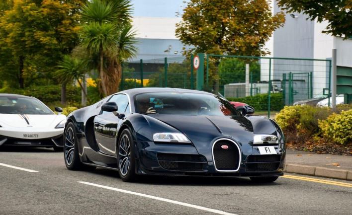 Comprar un Bugatti es fácil, lo difícil es pagar el mantenimiento... Esto cuesta el aceite