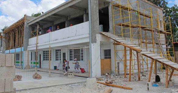 AMLO entrega a directo a padres de familia $8,875 millones para construcción de escuelas
