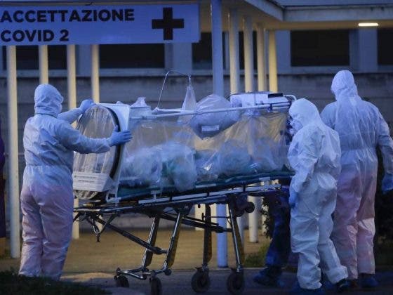 En Italia se saturan hospitales por la nueva variante de Covid-19