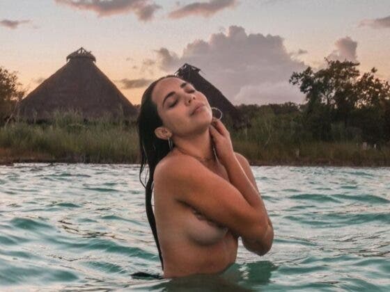 Influencer pisa arrecife en Bacalar y la tunden en redes