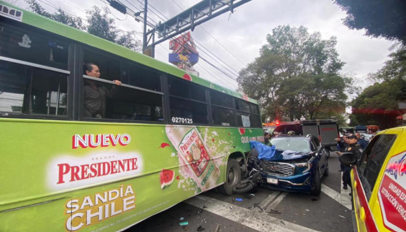 CDMX: Liberan a conductor que mató a asaltante al prensarlo contra camión