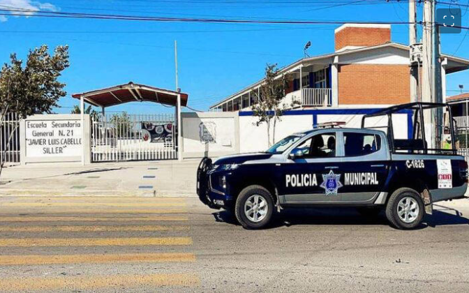 Maestra muere frente a sus alumnos en secundaria de Saltillo