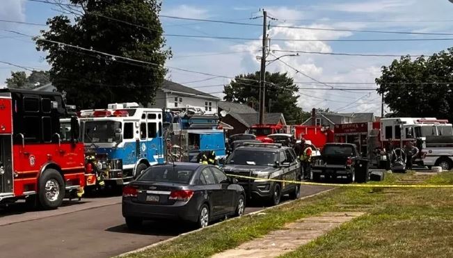 Bombero atiende incendio y halla a 10 de sus familiares muertos