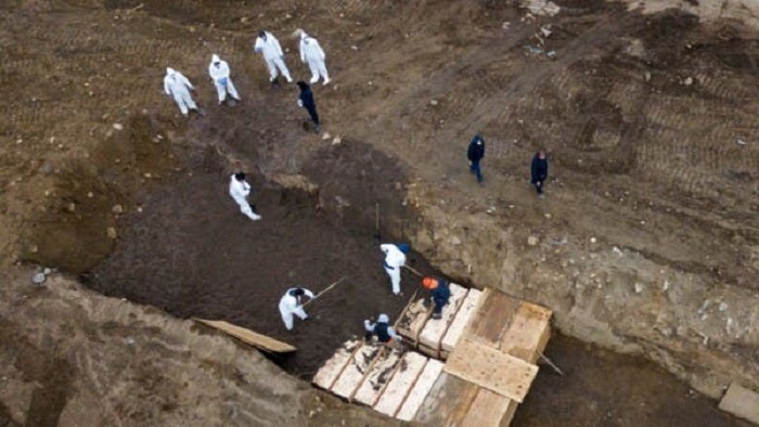 Nueva York enterró a casi 900 personas en una fosa común en El Bronx
