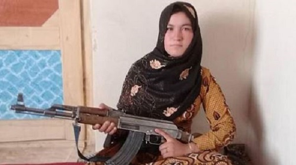 Niña afgana mató a 2 talibanes que asesinaron a sus padres
