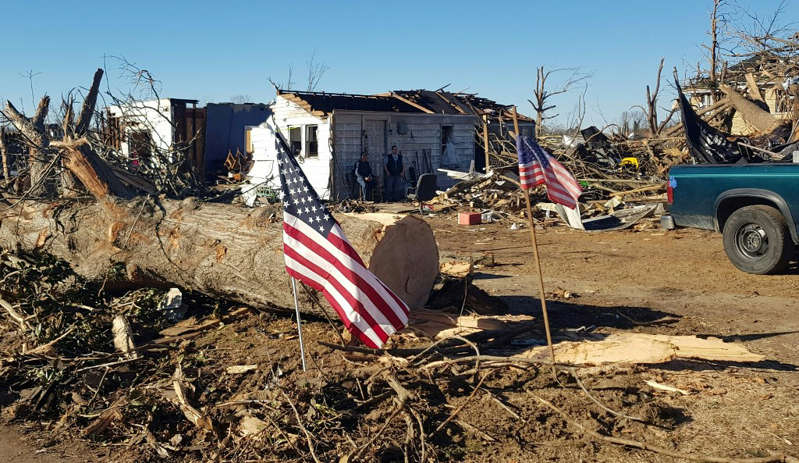 Se salvan de milagro de tornado en Kentucky, se ocultaron en armarios