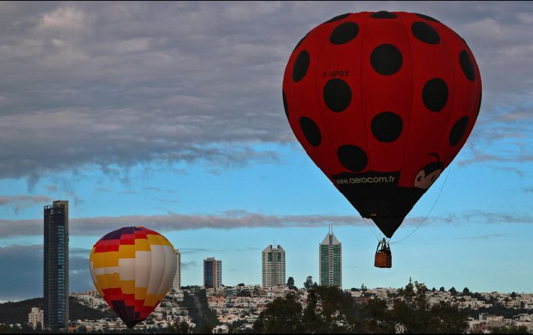 León se llena de colores con su Festival Internacional del Globo