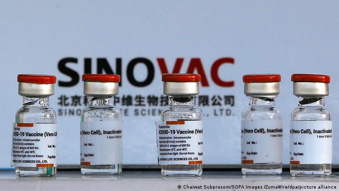 China aprueba sus vacunas Sinovac y Sinopharm para niños de 3 a 17 años