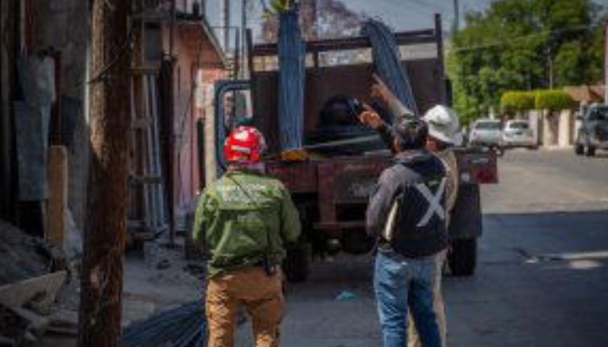 BC: Hombre cae de tercer piso tras recibir descarga eléctrica