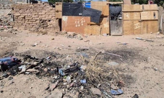 Descubren fosa con un cadáver en el patio de una casa en Ciudad Juárez