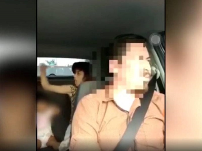Taxista capta el momento en el que una mujer golpea a su bebé