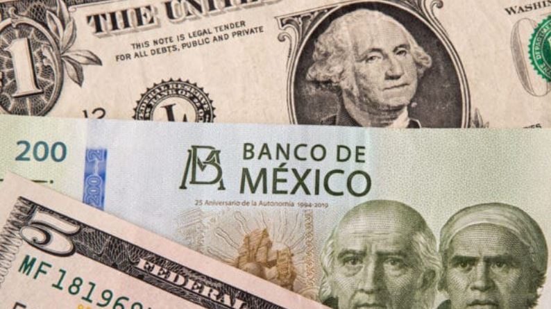 Moody’s alerta sobre depreciación ‘inminente’ de 20% del peso frente al dólar