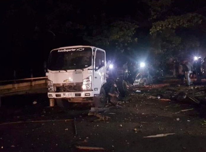 Camión-bomba deja tres muertos en Colombia