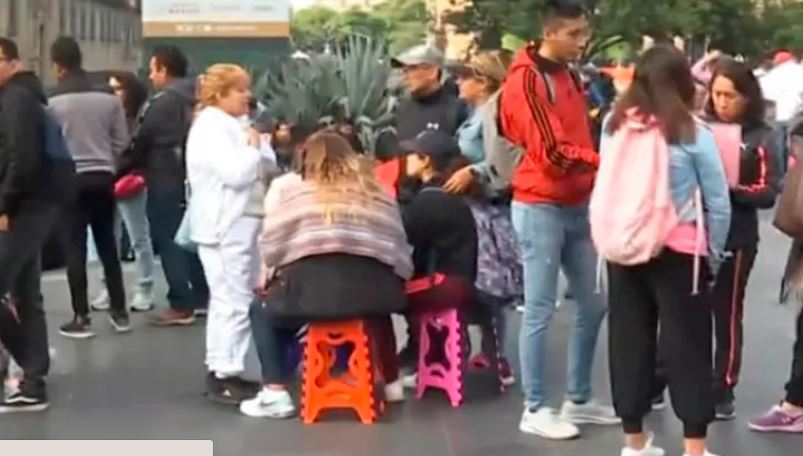 Maestros del Edomex llevan su protesta a Palacio Nacional