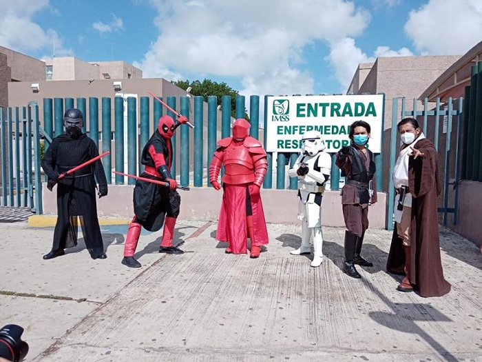 Mérida: Reparten ayuda en la T1 disfrazados de personajes de "Star Wars"