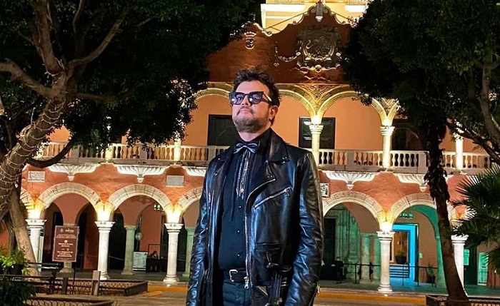 Alek Syntek graba video promocional en el centro de Mérida