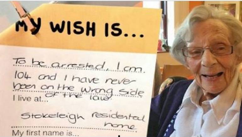 Mujer de 104 años pide ser arrestada para estar en "el lado equivocado de la ley"